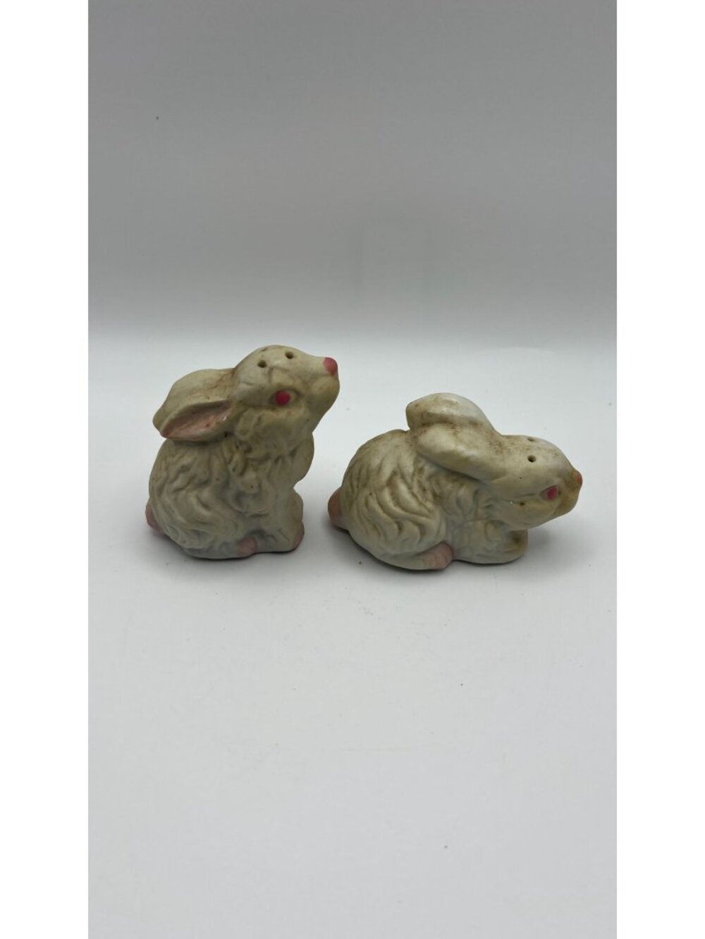 Vintage Ceramic Bunny Rabbit Salt & Pepper Shakers With Pink Accents - Collectib - Picture 5 of 8